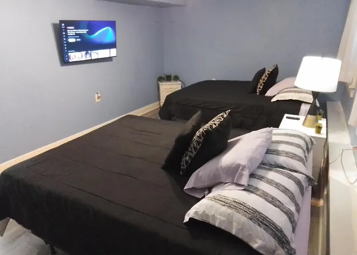 Cozy 2-Bedroom Unit In Beautiful New Orleans With Wifi, Ac