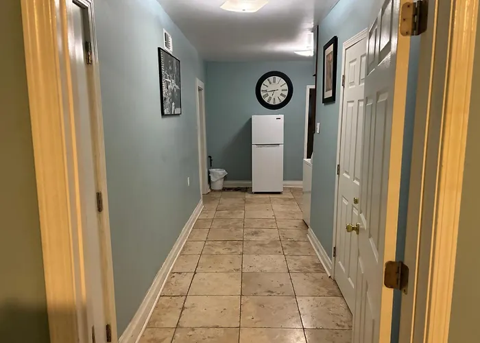 Cozy 2-Bedroom Unit In Beautiful New Orleans With Wifi, Ac